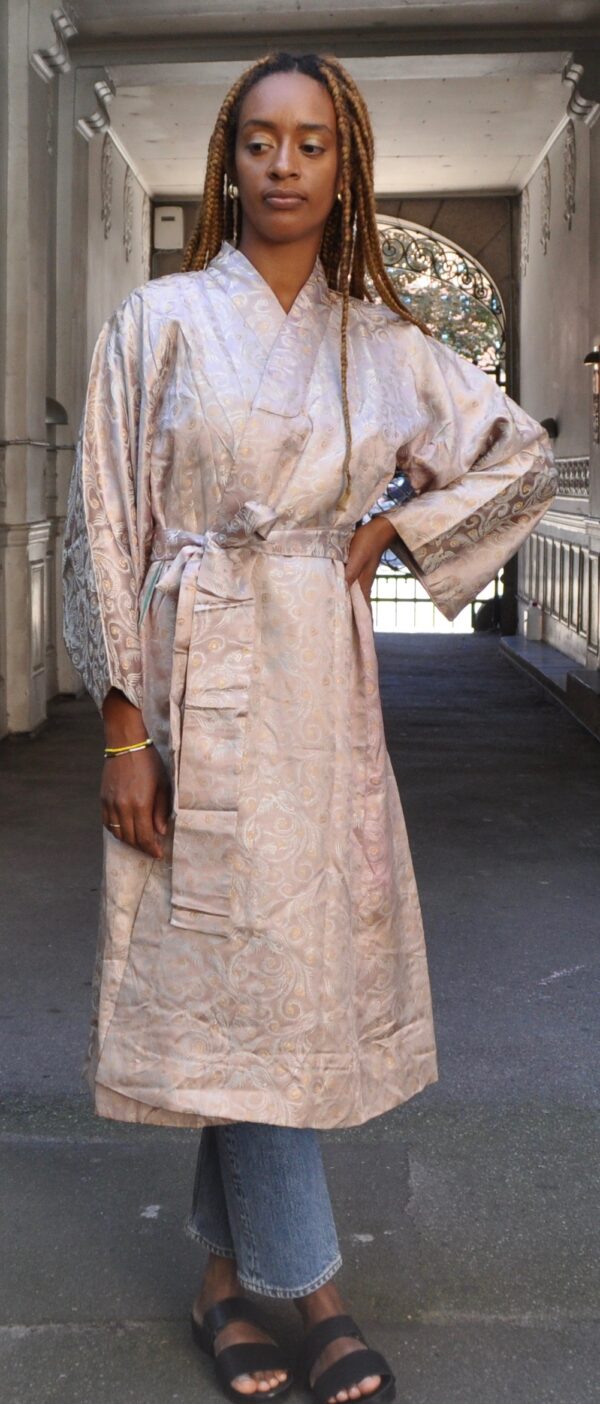 DSC_0317 BEIGE SILKE KIMONO nr.17. A1.