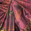 MØRKERØD HÅNDVÆVET SILKE SARONG   nr.5.   k72.