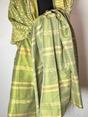 SMUK GRØN IKAT SILKE SARONG   nr.6   k72.