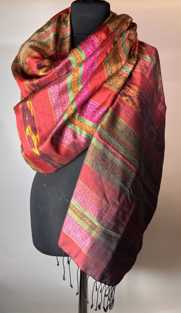 VILDT IKAT SILKE STOLA   nr.12.   k72.